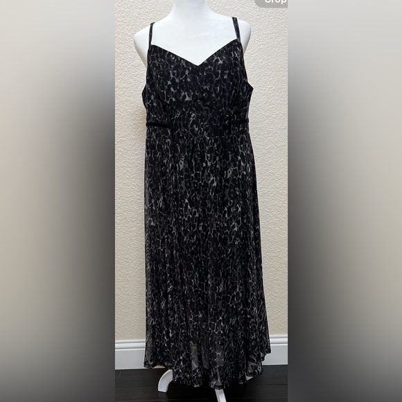 B15- TORRID FIT & FLAIR Leopard Print Dress. Size:1 Bust:19”-stretches to 22”. - Picture 7 of 14